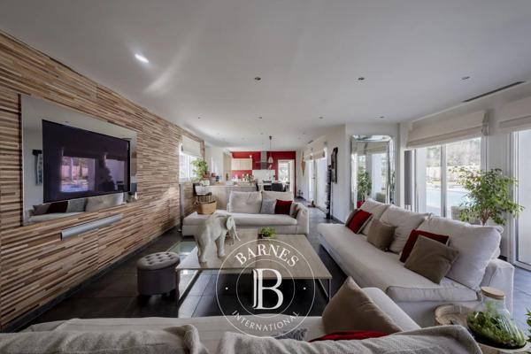 Pessac, Maison 5 Chambres -  328 m² à vendre
