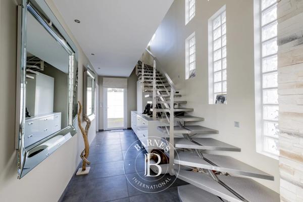 Pessac, Maison 5 Chambres -  328 m² à vendre