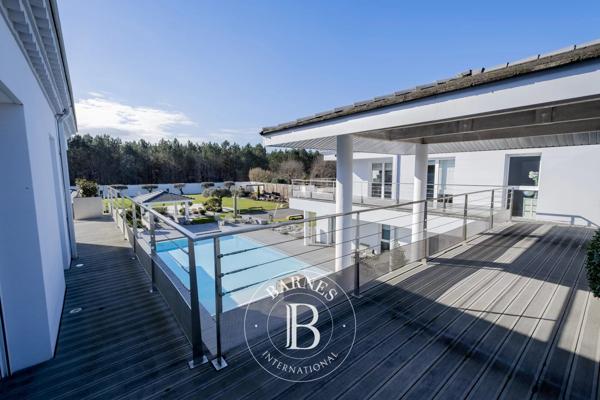 Pessac, Maison 5 Chambres -  328 m² à vendre