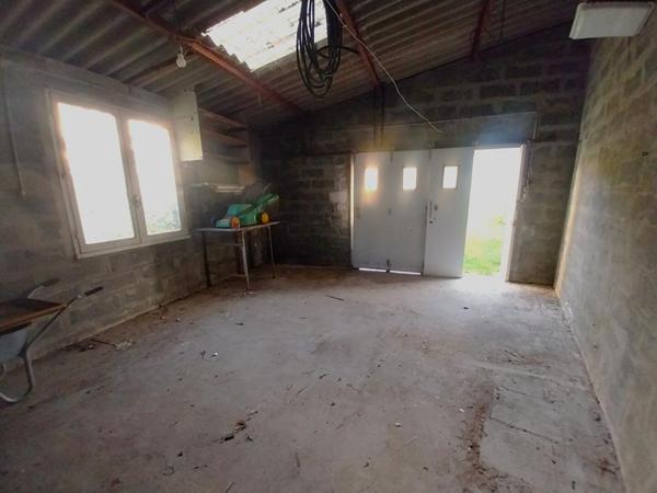 Saintes 17100  RDC d'une Maison 5 pièces 93.5 m2 + jardin , garage et cave 165 000