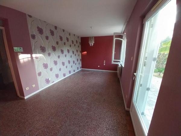 Saintes 17100  RDC d'une Maison 5 pièces 93.5 m2 + jardin , garage et cave 165 000