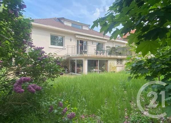 Maison à vendre  11 pièces - 255,52 m2 ST MAUR DES FOSSES - 94