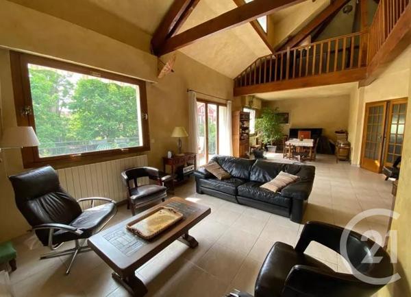 Maison à vendre  11 pièces - 255,52 m2 ST MAUR DES FOSSES - 94