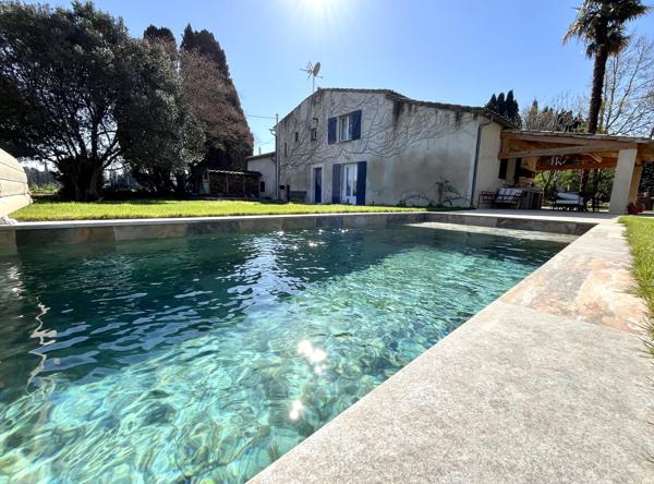 Carcassonne: Maison entièrement rénovée avec jardin et piscine
