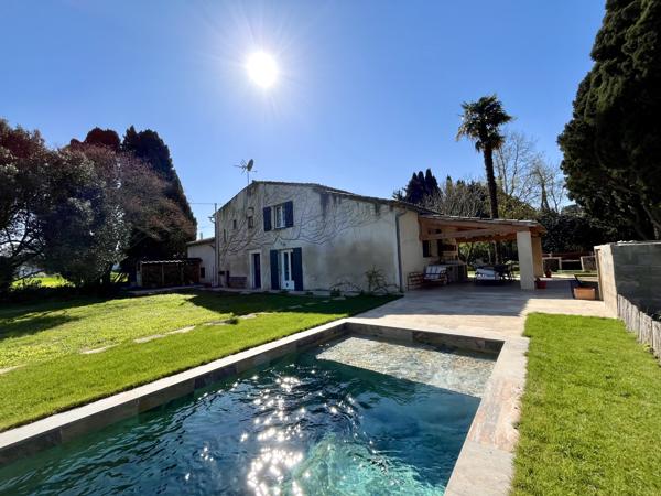 Carcassonne: Maison entièrement rénovée avec jardin et piscine