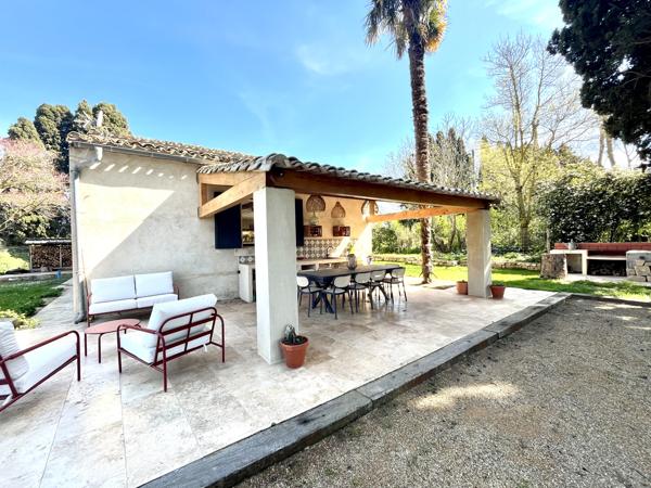 Carcassonne: Maison entièrement rénovée avec jardin et piscine
