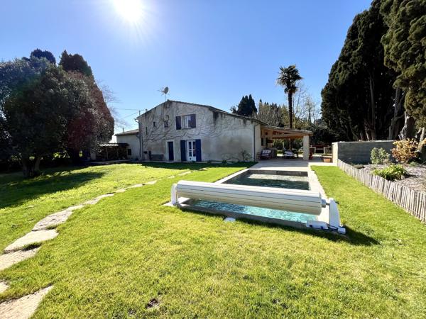 Carcassonne: Maison entièrement rénovée avec jardin et piscine