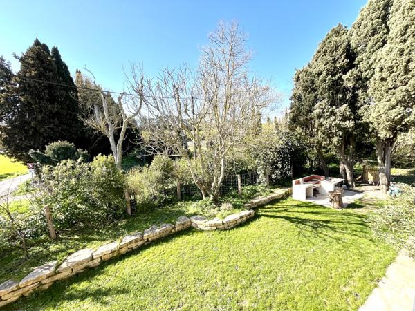 Carcassonne: Maison entièrement rénovée avec jardin et piscine