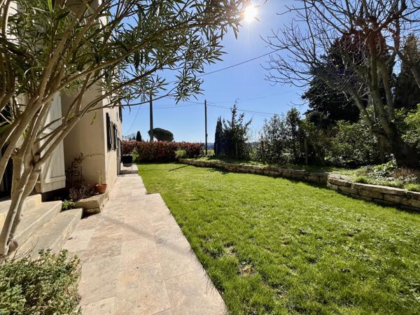 Carcassonne: Maison entièrement rénovée avec jardin et piscine
