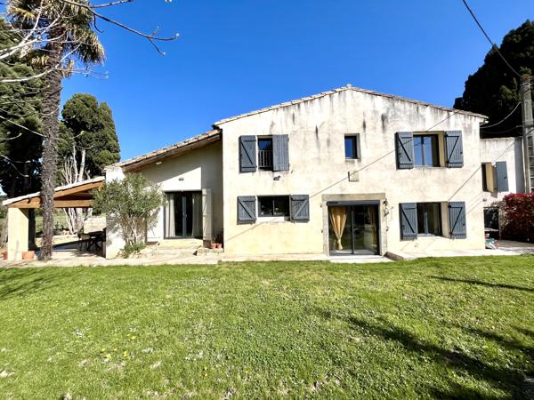 Carcassonne: Maison entièrement rénovée avec jardin et piscine