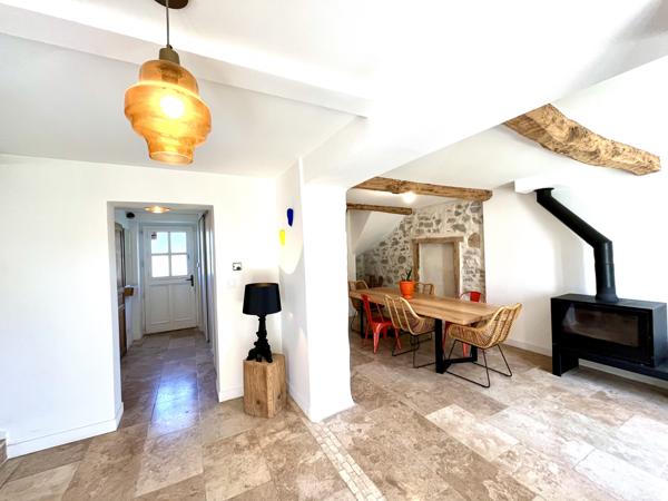 Carcassonne: Maison entièrement rénovée avec jardin et piscine