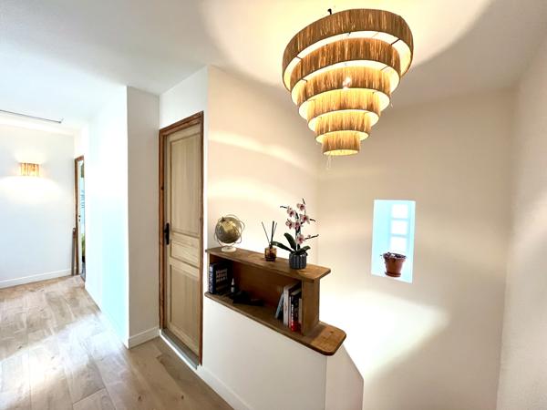 Carcassonne: Maison entièrement rénovée avec jardin et piscine