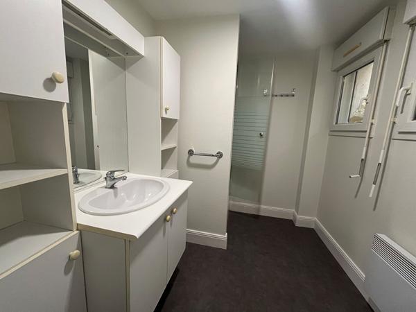 Appartement 2 pièces à louer Châtellerault - 86100 / Réf: 118-21