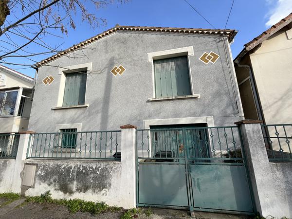 Carcassonne proche centre ville: Chamante maison avec jardin à rénover