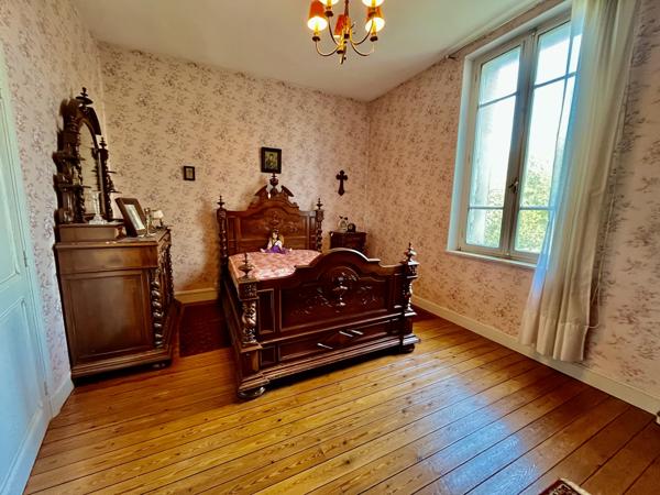 Carcassonne proche centre ville: Chamante maison avec jardin à rénover