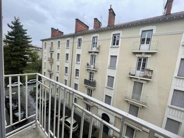 Appartement 1 pièce                                        - 38000 Grenoble Réf : 5326