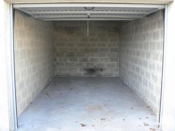 Location parking 14 m² Boran-sur-Oise