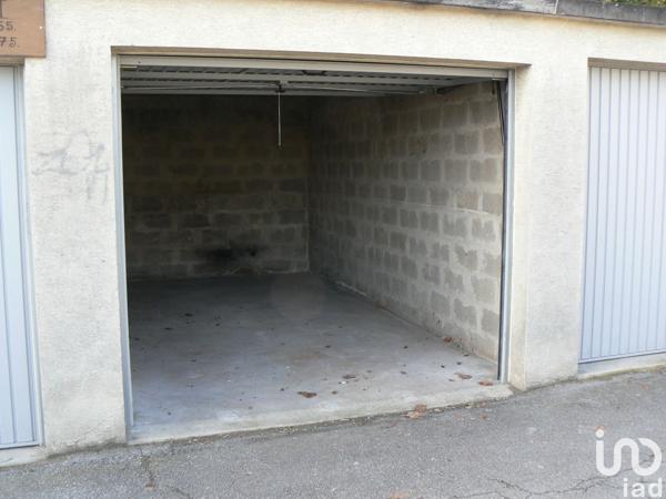Location parking 14 m² Boran-sur-Oise