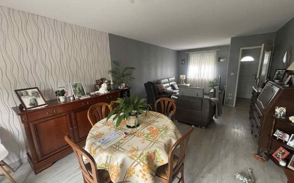 Maison à vendre    5 pièces •  Charmes