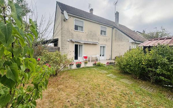 Maison à vendre    5 pièces •  Charmes