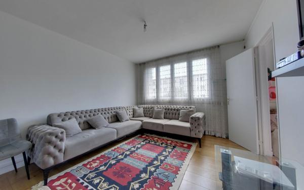 Appartement à vendre    3 pièces • 46,02 m2 Le Blanc-Mesnil
