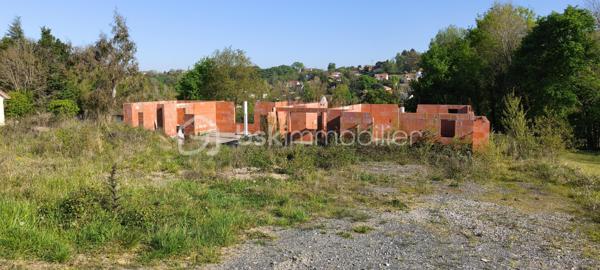 Terrain de 3 527 m²