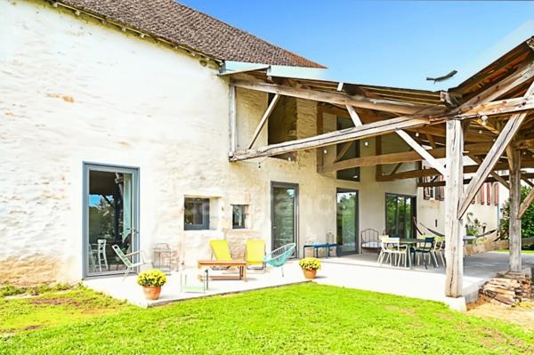 Maison de caractère à vendre 13 pièces