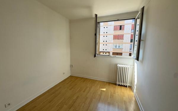 Appartement à vendre    4 pièces • 65,34 m2 Bobigny