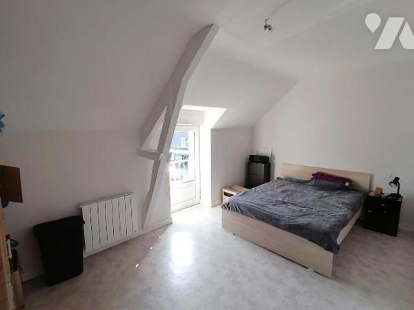 NOUVEAUTE ETUDE TRENTE CINQ NOTAIRES !! Sur la commune de CARENTOIR, au coeur du centre-ville, ...