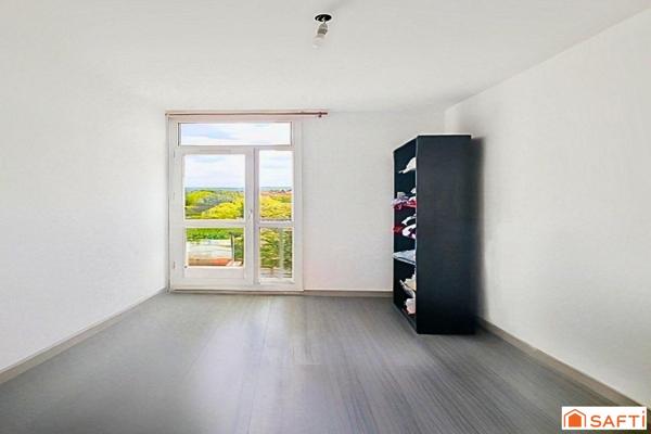 Appartement spacieux vendu loué – Revenus immédiats
