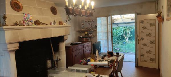 À vendre - Maison individuelle, 6 pièces située à Tours (37100)