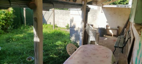 À vendre - Maison individuelle, 6 pièces située à Tours (37100)