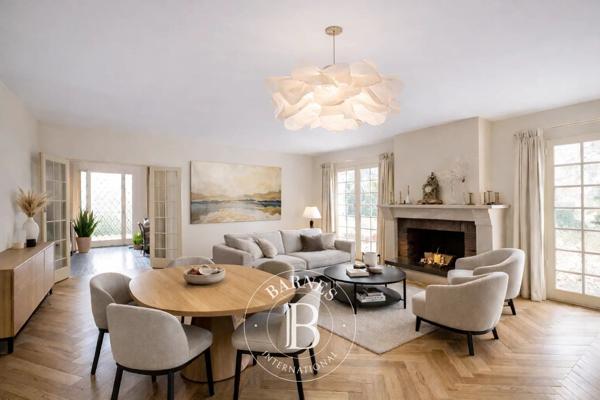 Bordeaux, Maison 4 Chambres -  254 m² à vendre
