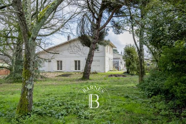 Bordeaux, Maison 4 Chambres -  254 m² à vendre
