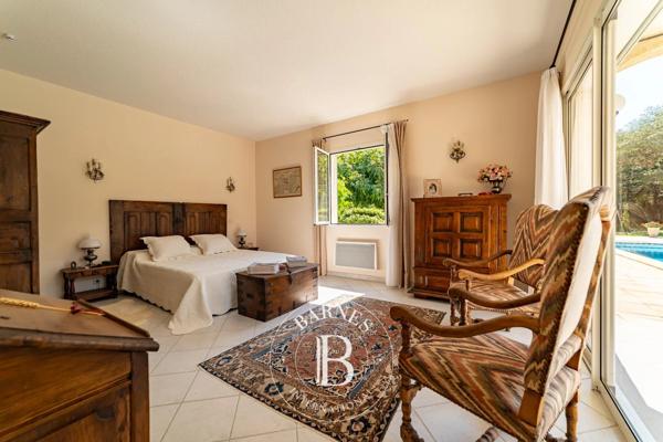 Castries, Villa 5 Chambres -  340 m² à vendre