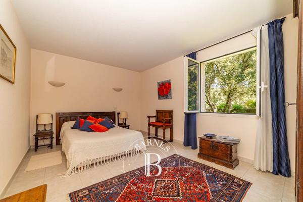 Castries, Villa 5 Chambres -  340 m² à vendre