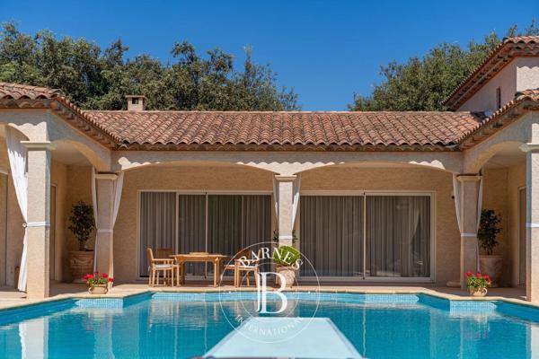 Castries, Villa 5 Chambres -  340 m² à vendre