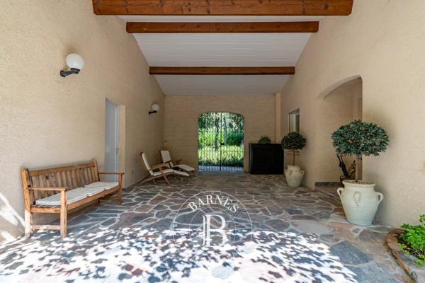 Castries, Villa 5 Chambres -  340 m² à vendre