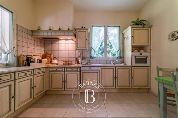 Castries, Villa 5 Chambres -  340 m² à vendre