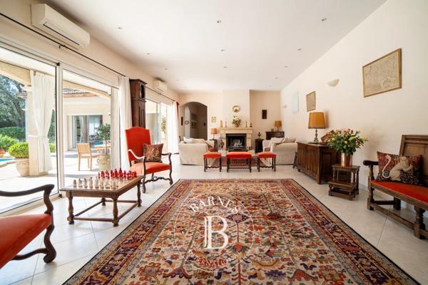 Castries, Villa 5 Chambres -  340 m² à vendre