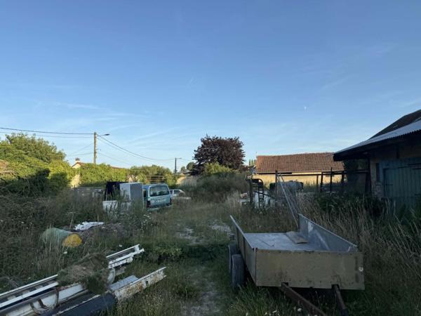 TERRAIN CONSTRUCTIBLE OU STOCKAGE