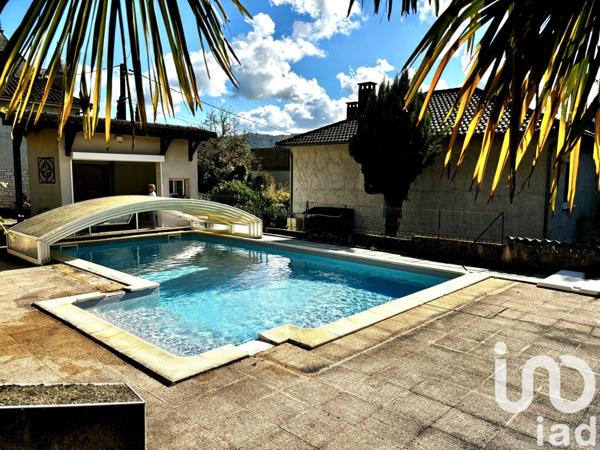 Maison 6 pièces de 155 m² à Saint-Céré (46400)