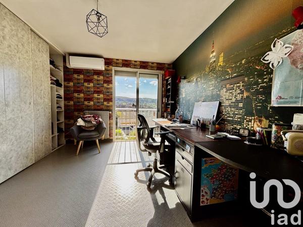 Maison 6 pièces de 155 m² à Saint-Céré (46400)