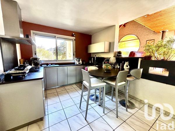 Maison 6 pièces de 155 m² à Saint-Céré (46400)