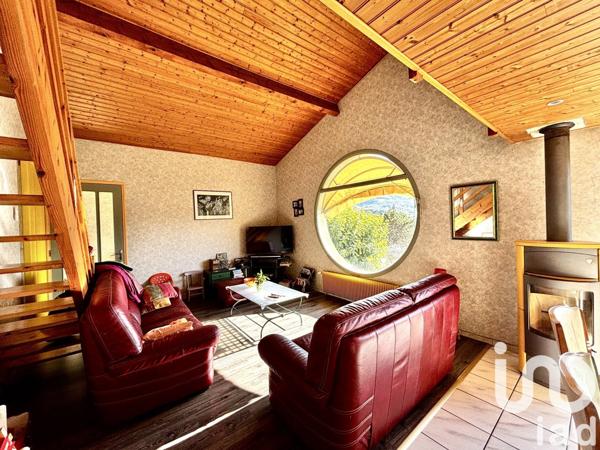 Maison 6 pièces de 155 m² à Saint-Céré (46400)