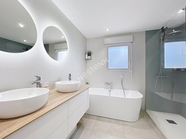 Maison à vendre 6 pièces - Montaigu Vendée