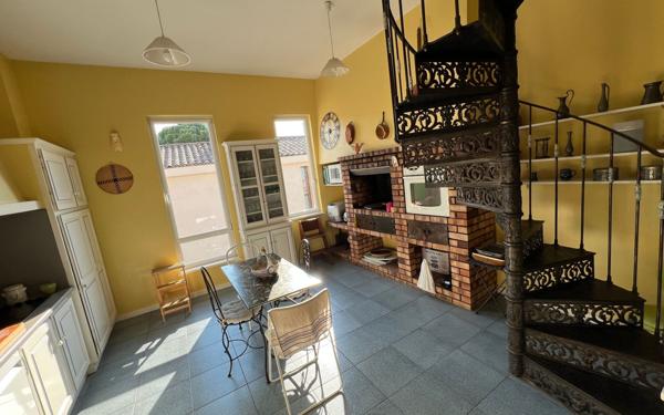 Maison à vendre    6 pièces • 235 m2 Avignon
