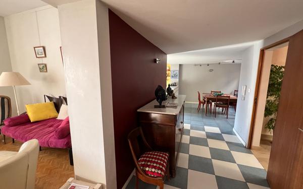Maison à vendre    6 pièces • 235 m2 Avignon