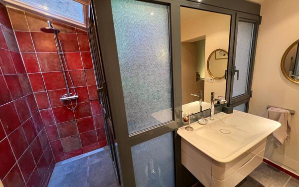 Maison à vendre    6 pièces • 235 m2 Avignon