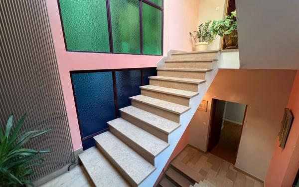 Maison à vendre    6 pièces • 235 m2 Avignon